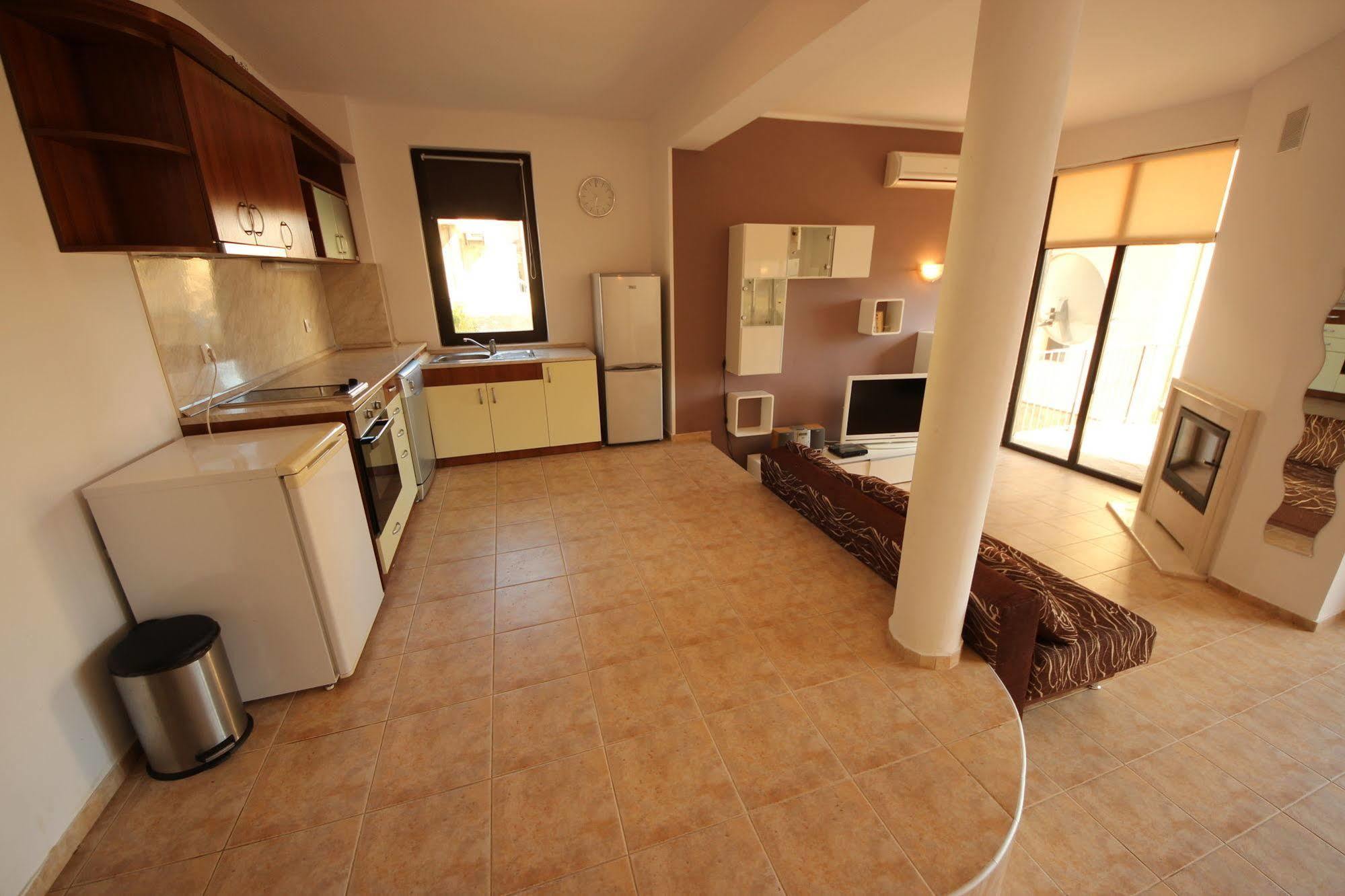 Menada Sunny Hill Villa Kosharitsa Exterior foto