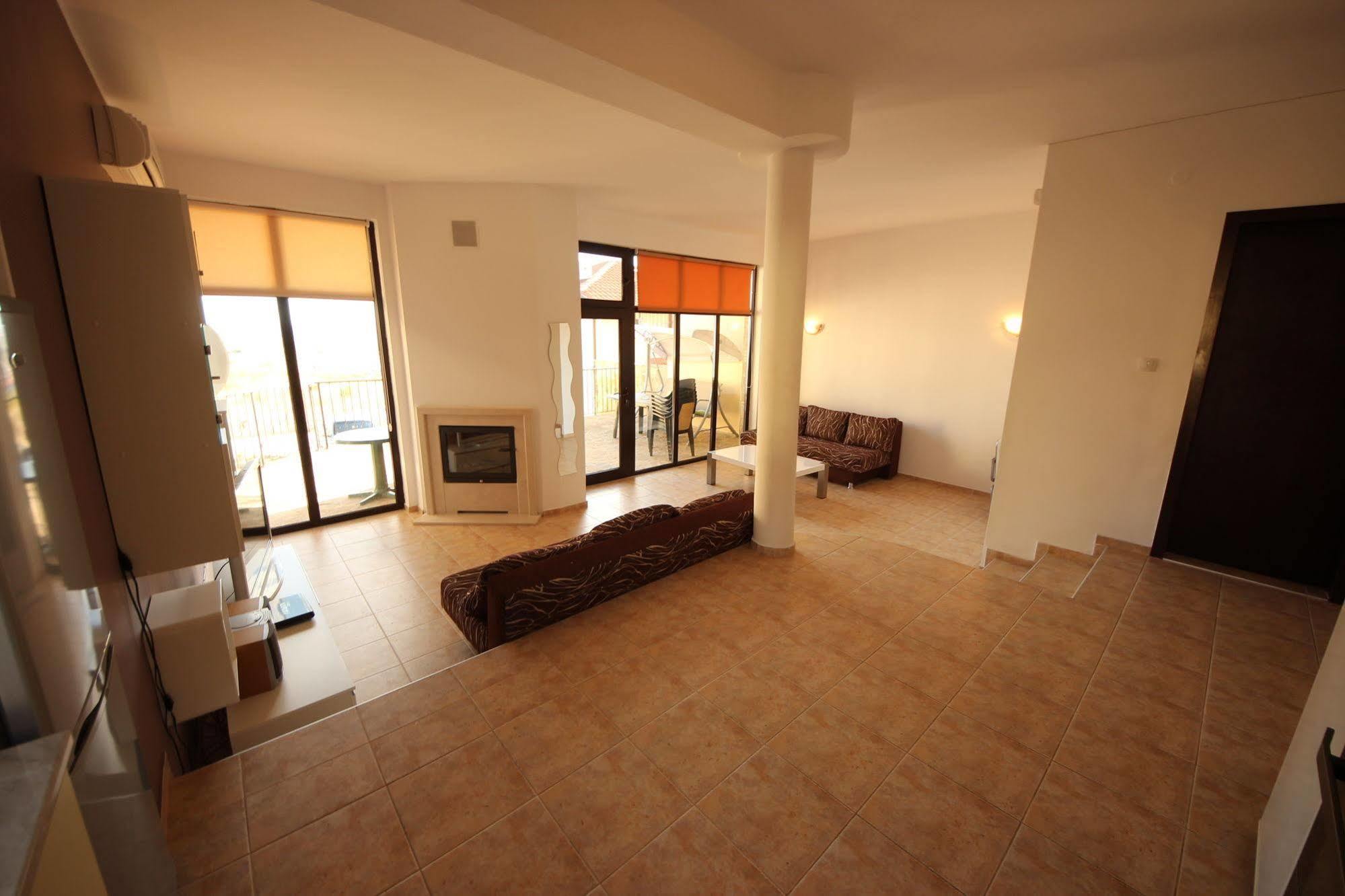 Menada Sunny Hill Villa Kosharitsa Exterior foto
