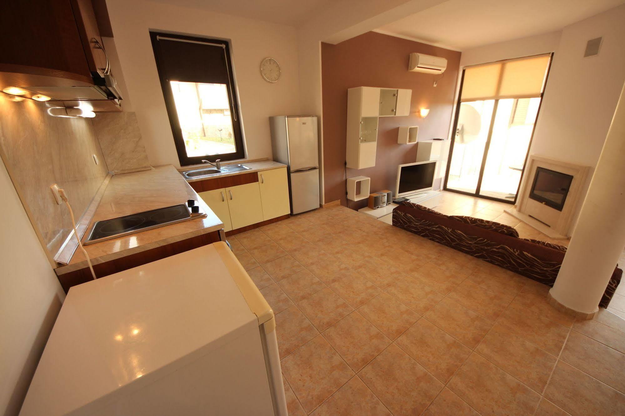 Menada Sunny Hill Villa Kosharitsa Exterior foto